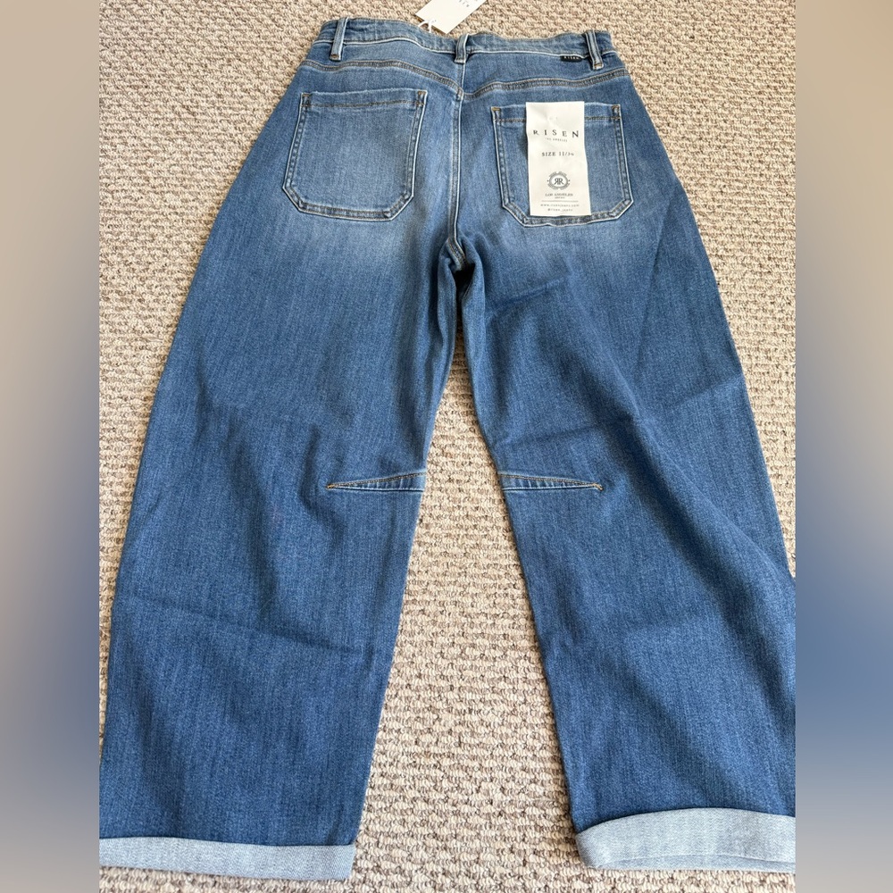 RISEN Slouchy Cropped Barrel Jeans With Cuffed Hem - Picture 6 of 6